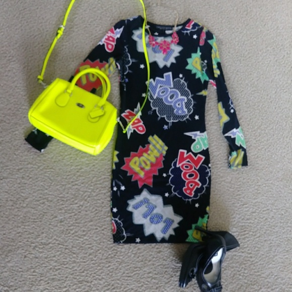 Topshop PETITE Dresses & Skirts - Topshop Petite Comic Saying Black Dress